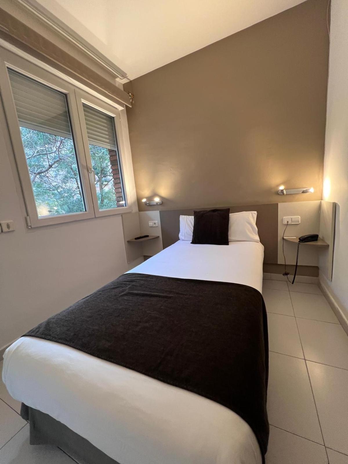 Hotel Travessera Βαρκελώνη Εξωτερικό φωτογραφία